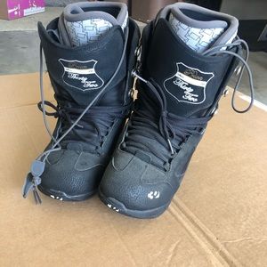 Thirty Two Prion Snow Boots